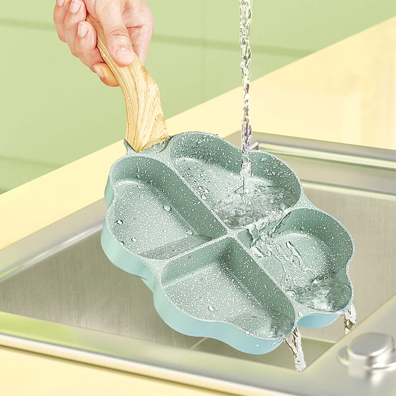 

Aluminum Alloy Nonstick Pan with Bakelite Handle 4 Grids Flying Pan Heart and Round Shape Portable Kitchen Accessory YN17