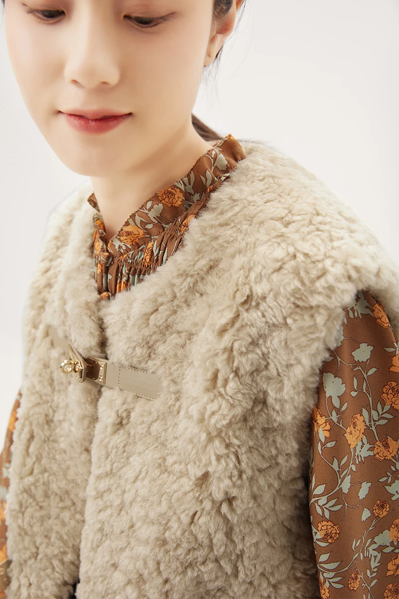 New Casacos De Inverno Feminino Frete Gratis Faux Fur Casual Womens Fur Coat Sleeveless O-Neck Single Breasted Wide-waisted