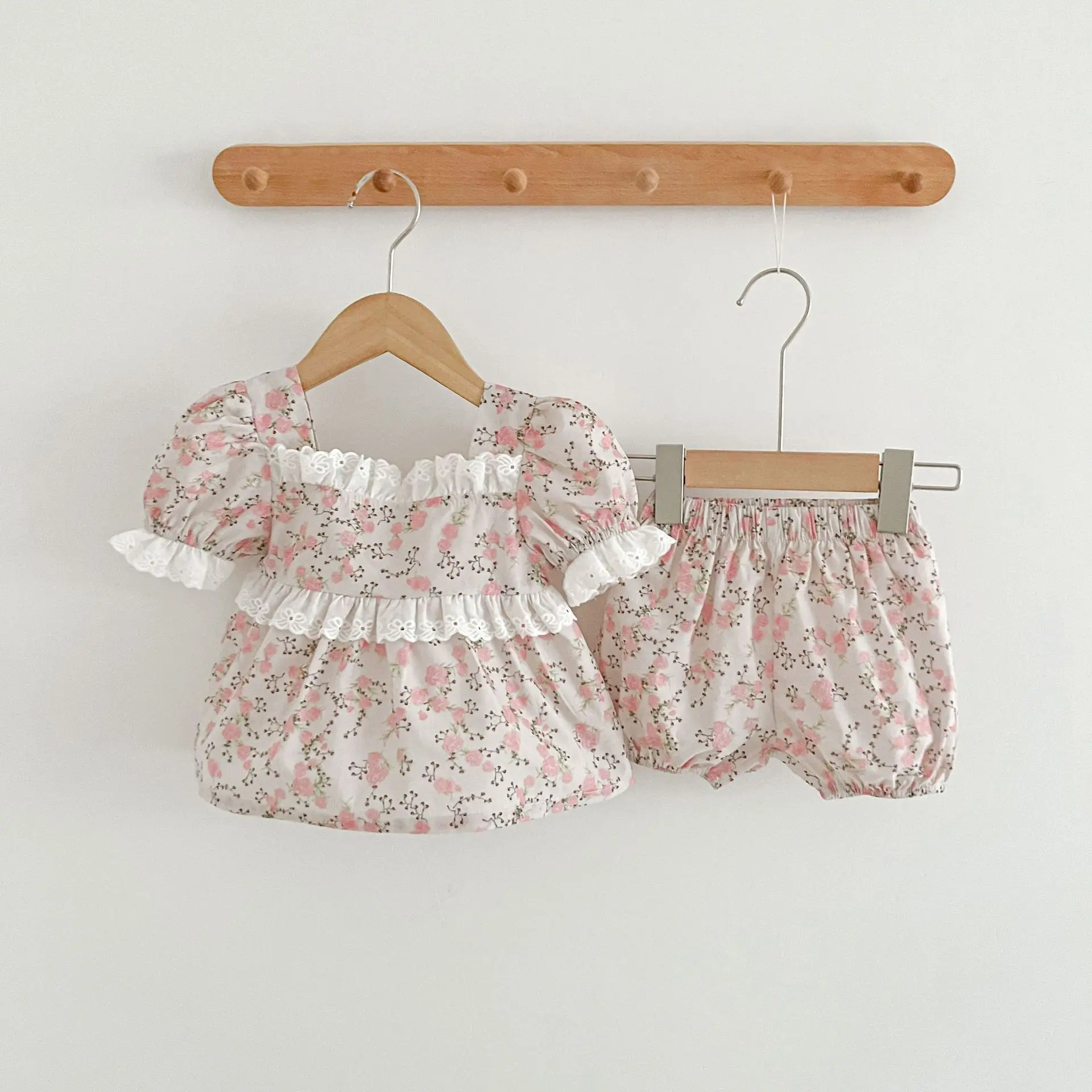 

Summer Girl Children Sweet Lace Puff Sleeves T-shirt Set Baby Fashion Flower Print Tops + Shorts 2pcs Infant Cotton Tees Suit