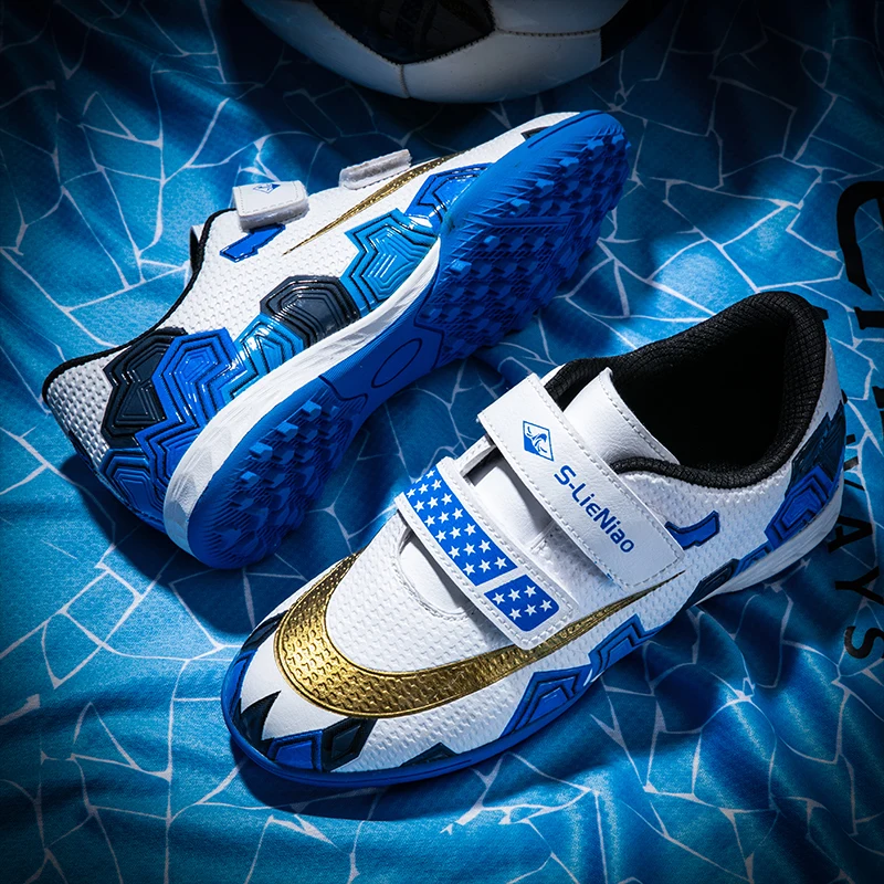 Size 30-39 Children Youth Spike Soccer Shoes Students Outdoor Integrated Training Sneakers Men's Grass Soccer Shoes