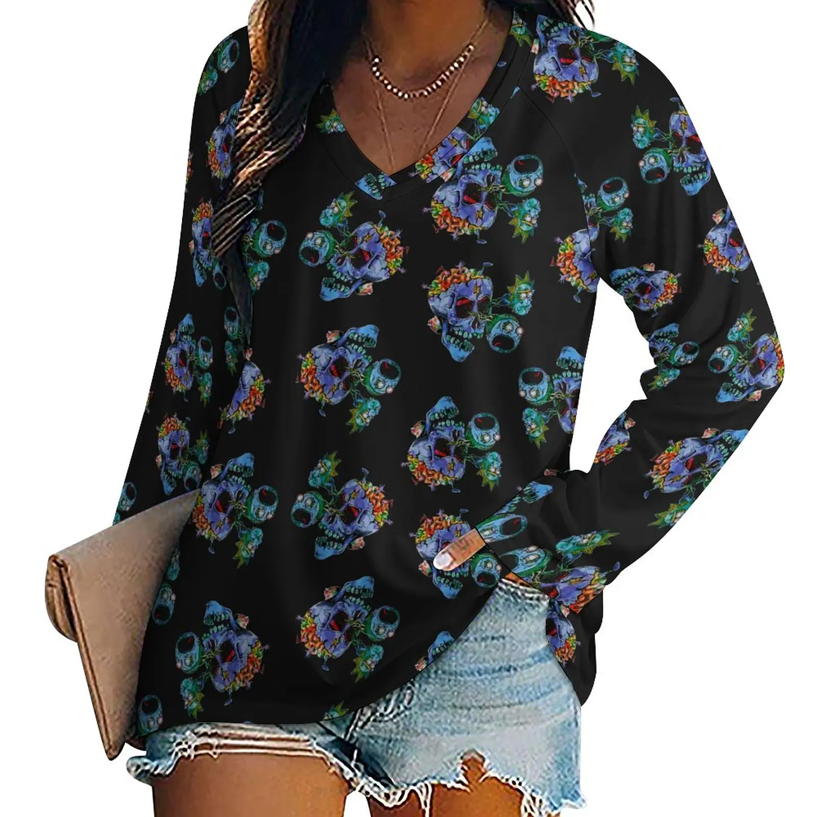 

Футболка женская оверсайз с длинным рукавом и V-образным вырезом