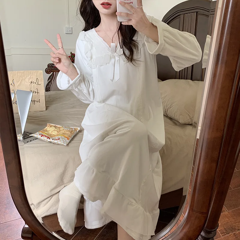 Women's Flannel Long Sleeve Nightgown Palace Style Retro Lace Princess Fleece Pajamas Household Spring Autumn Winter Night Dress