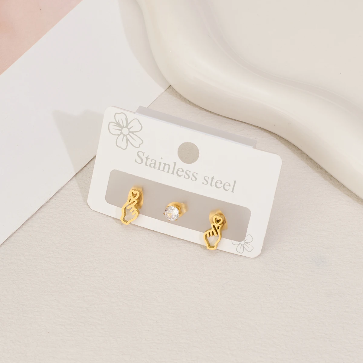 Серьги-гвоздики для ушей в форме сердца позолоченные серьги из нержавеющей стали