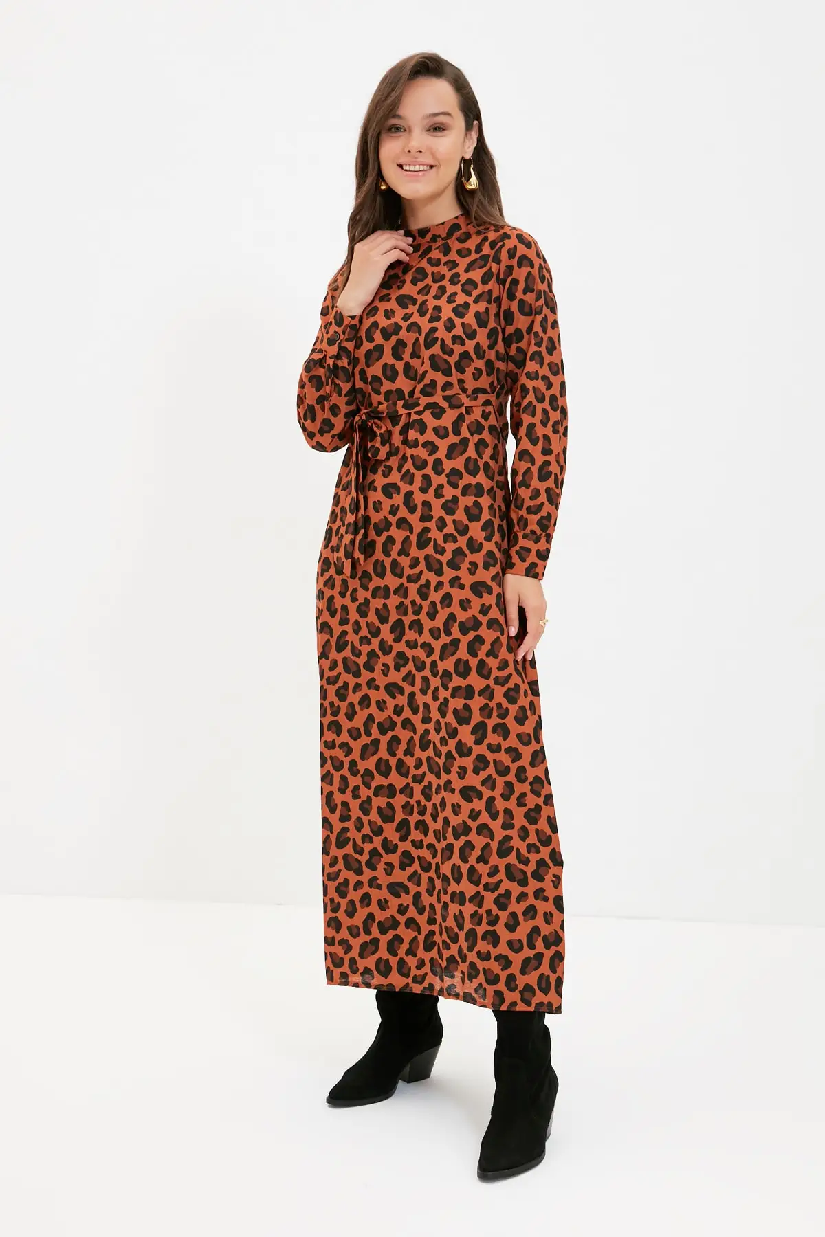

Trendyol Upright Collar Belted Dress TCTAW22EB0102