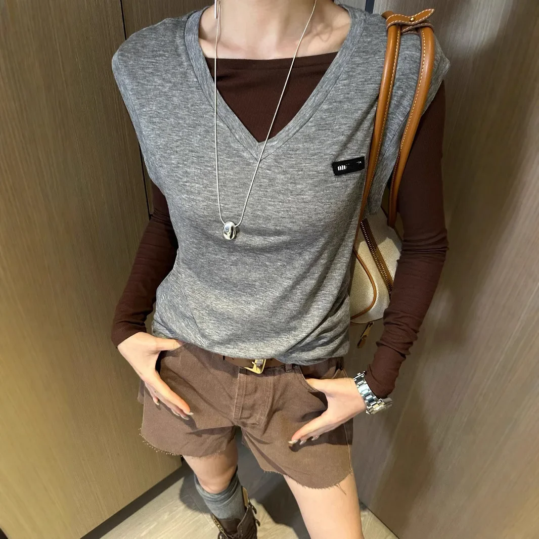 Новое поступление серия M 2024 осенне-зимний вязаный жилет с вышивкой и буквенным