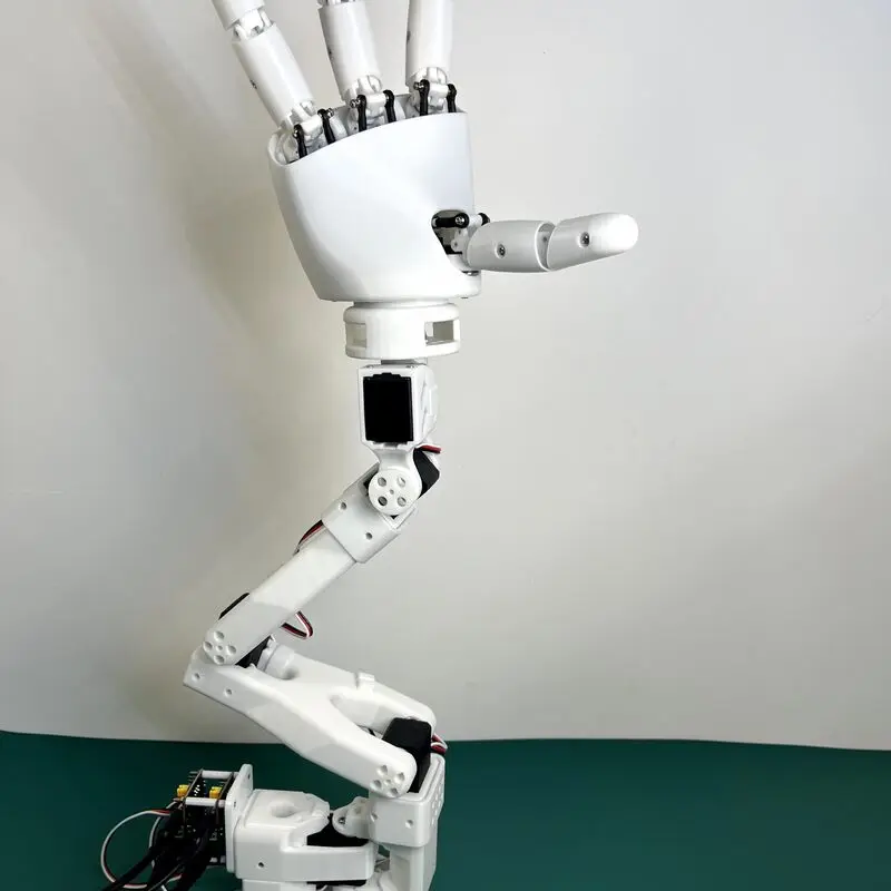 Фото Собранная роботизированная рука SO-ARM101 с AmazingHand LeRobot, 8 степеней свободы, программируемый роботизированный манипулятор, набор для проектов с ИИ для общения с лицом №3