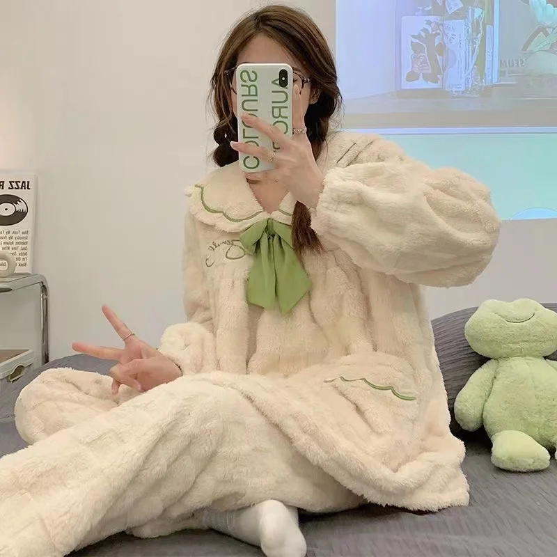 New Pajamas Sets Women Winter Thick Warm Coral Velvet  Pyjamas Sweet 2 Piece Set Loose Sleepwear Home Clothing Female