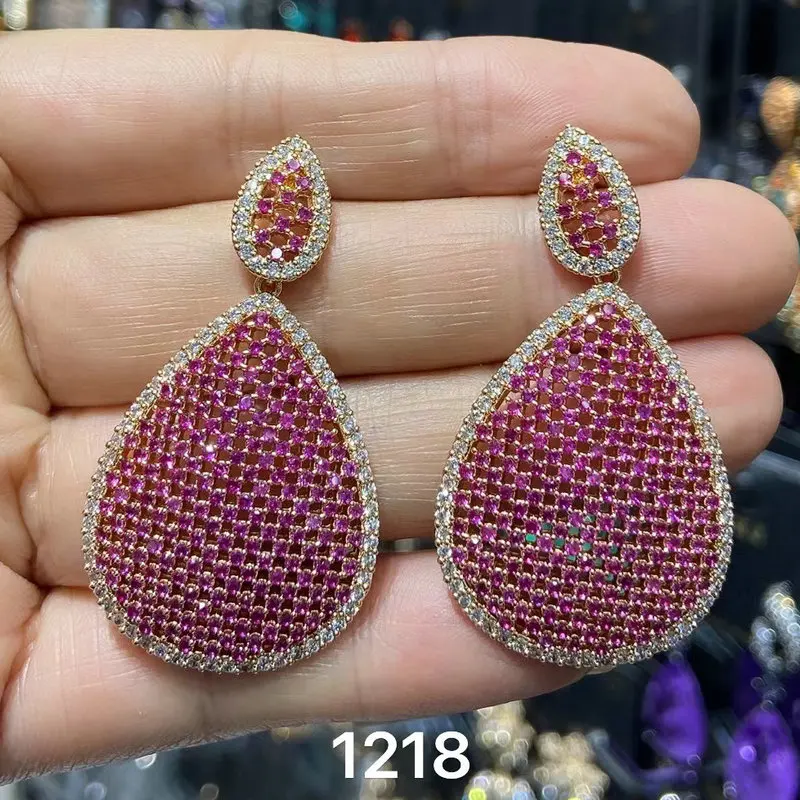 Женские серьги с овальным цирконием