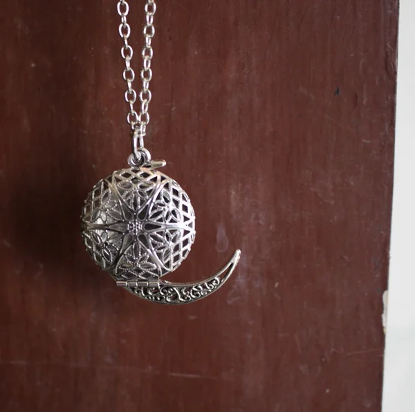 Новый диффузор для эфирных масел Цепочки и ожерелья под старину Moon ароматерапия