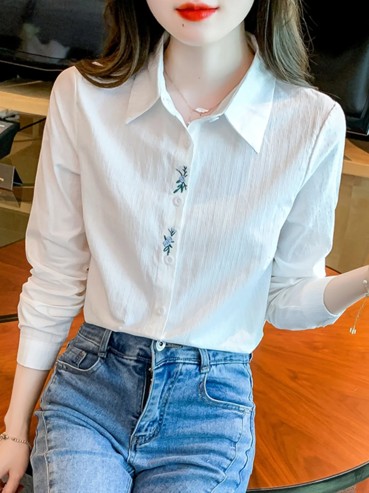 Хлопковые рубашки с вышивкой женские осенние 2024 новая модная белая рубашка