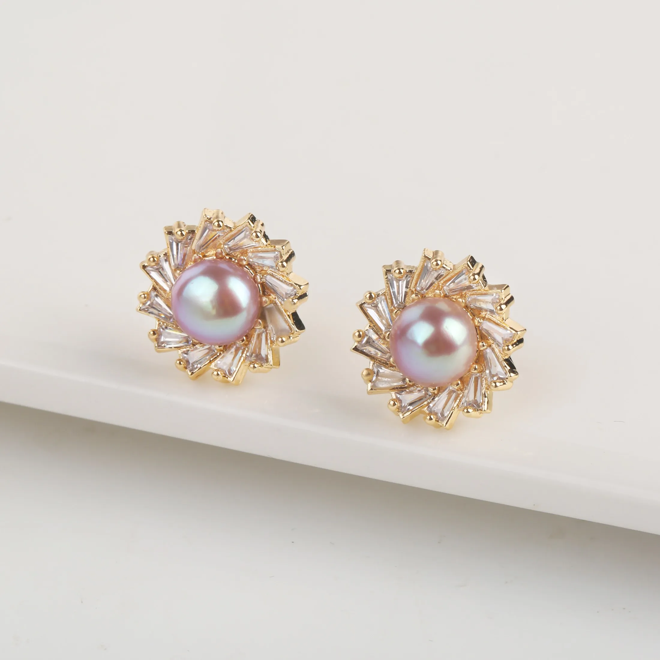 

Classic Purple Round Real Pearl Stud Earrings for Women Shinny Zirconia Crystal Bridal Wedding Party Fashion Jewelry RS000026