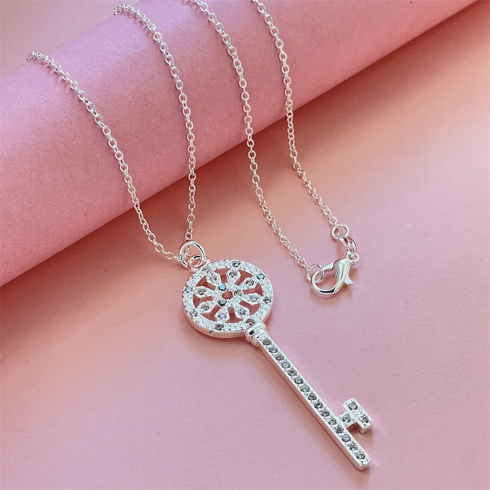 925 Silver Necklace With Four-Leaf Clover Key Inlaid Zircon Pendant Suitable For Men And Women To Wear Daily