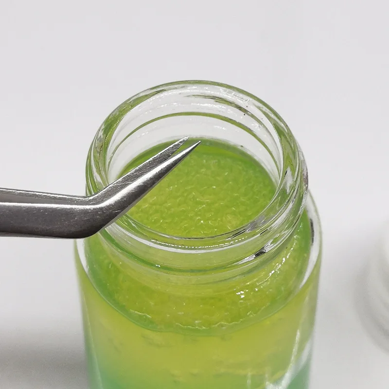 

30 мл, пинцет для наращивания ресниц, средство для чистки ресниц с жидкостью для удаления клея и губчатым шариком, чистящий клей