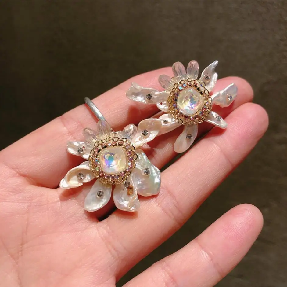 

S925 Korean special-shaped exaggerated baroque sun flower zircon large earrings elegant women pearl petal gorgeous stud earring