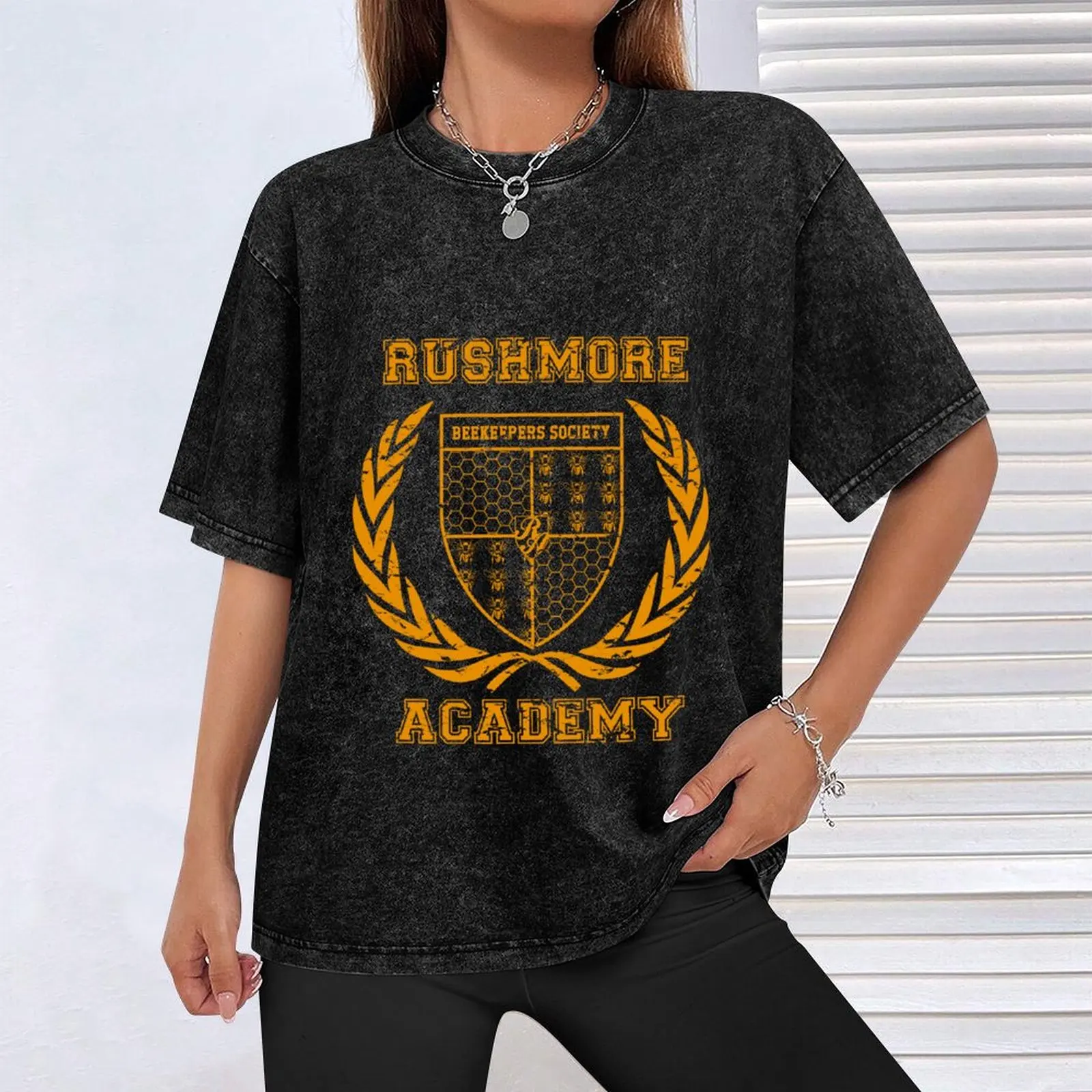 Фото Футболка Rushmore Beekeepers Society с модным принтом, повседневная, с короткими рукавами №4