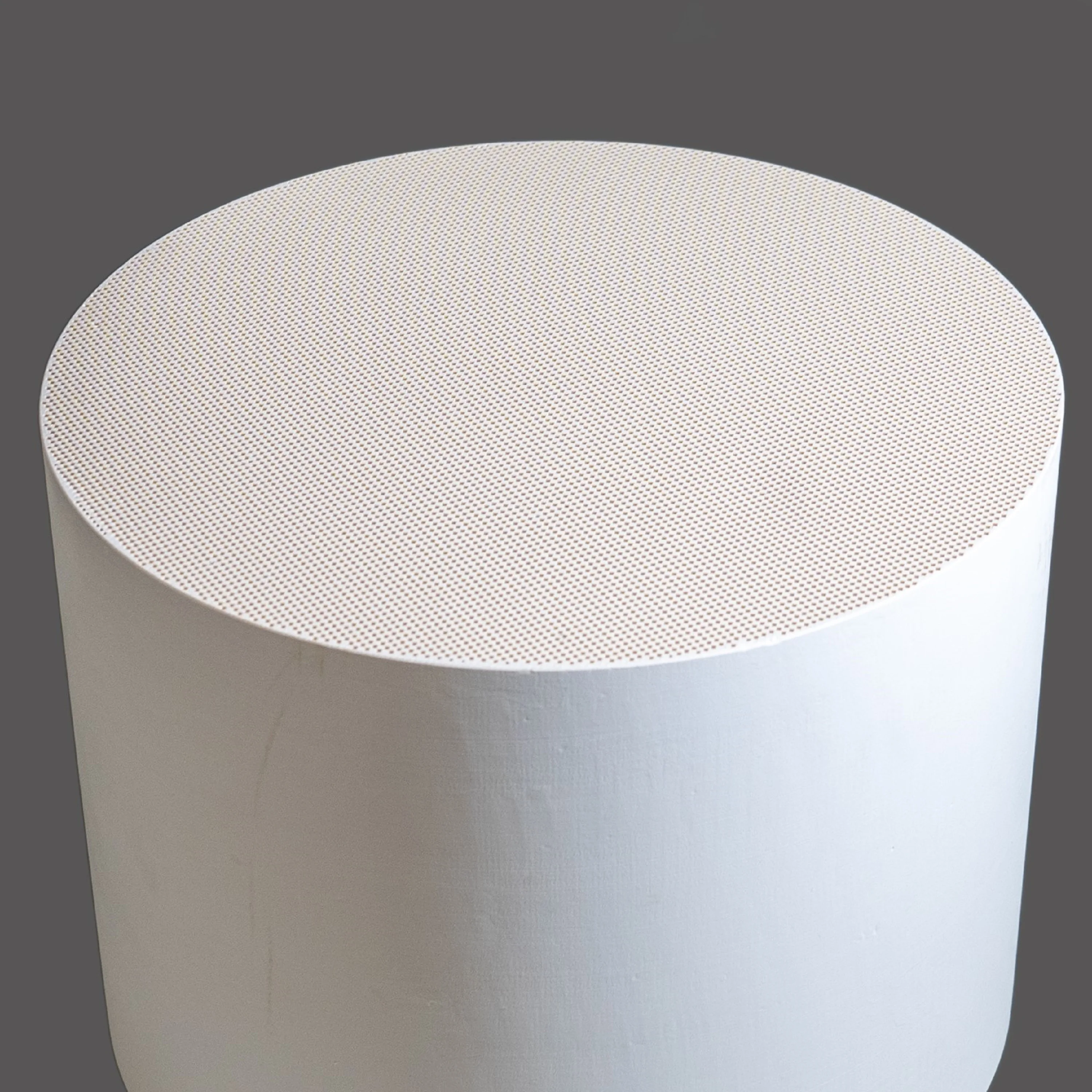 330*305 горячая Распродажа erite Honeycomb монолитный керамический сотовый катализатор