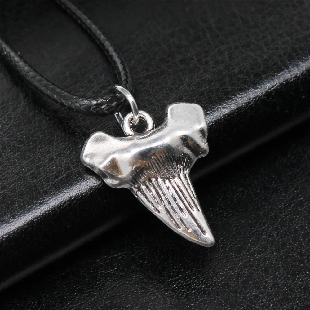 Прямая поставка античный серебряный цвет 22x19 мм кулон в виде зуба акулы из