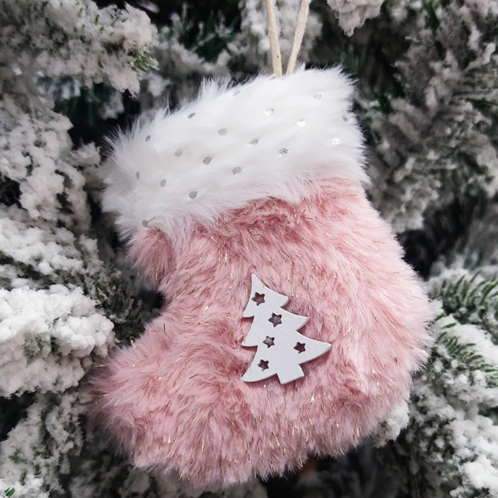 

Рождественский кулон из пены и дерева