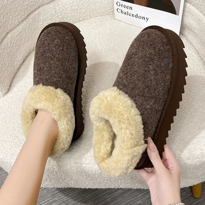 Женские замшевые зимние ботильоны на меху плоской подошве. Обувь платформе.