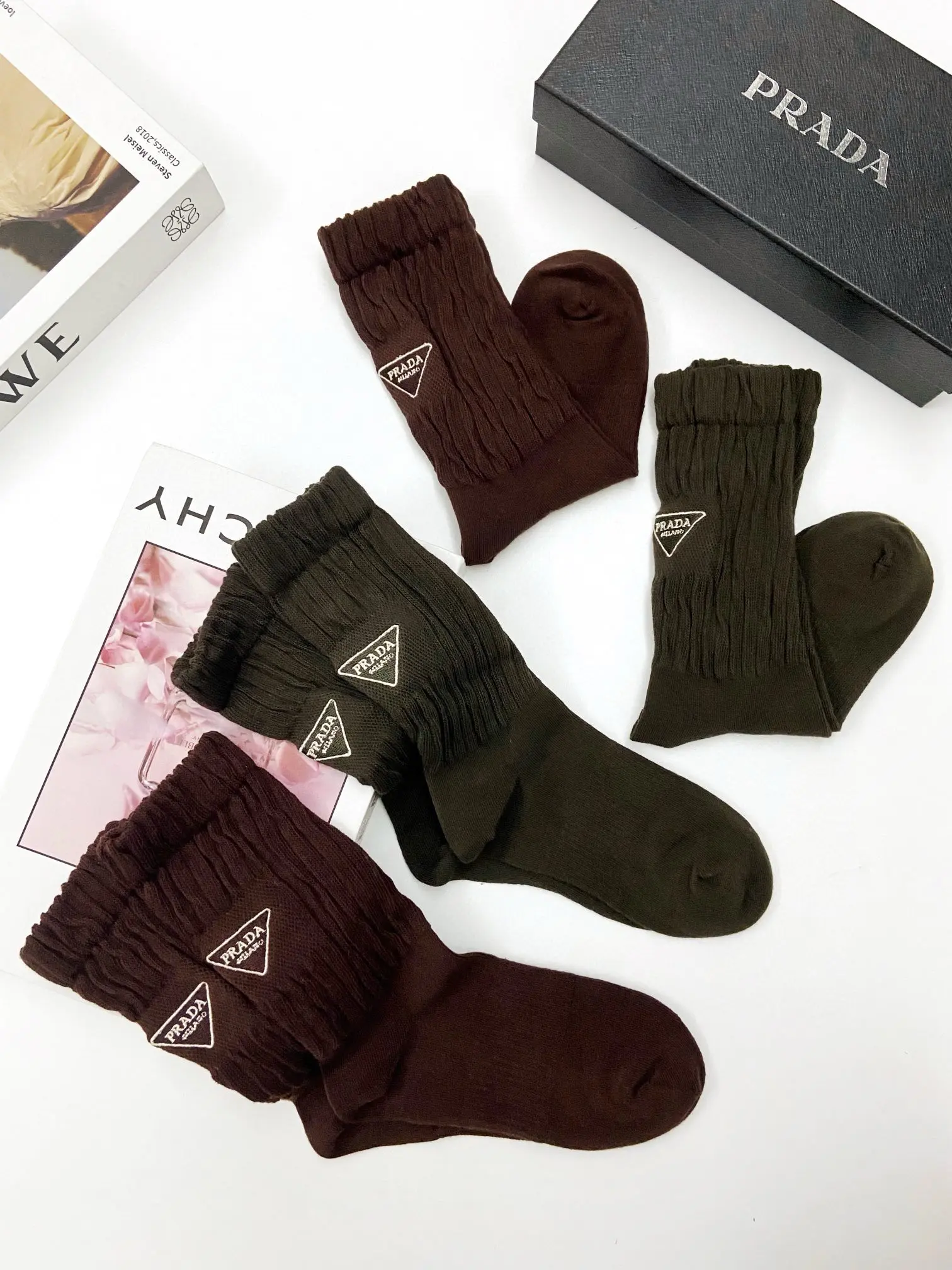 Носки Prada 4 пар дышащие Носки мужские женские хлопковые мягкие впитывающие пот