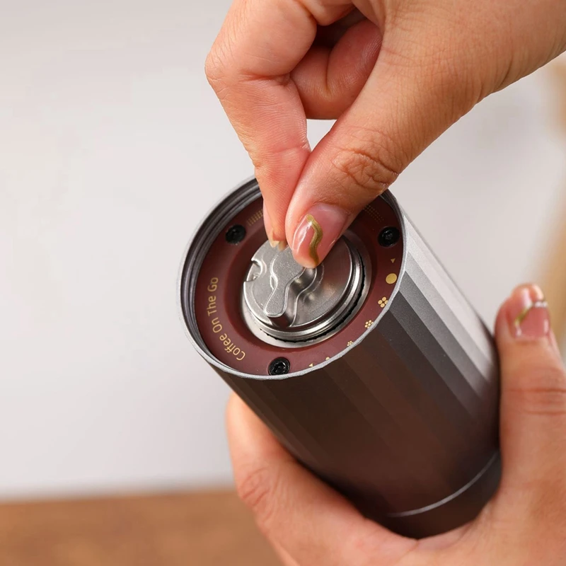 Кофемолка с регулируемой перезаряжаемой батареей