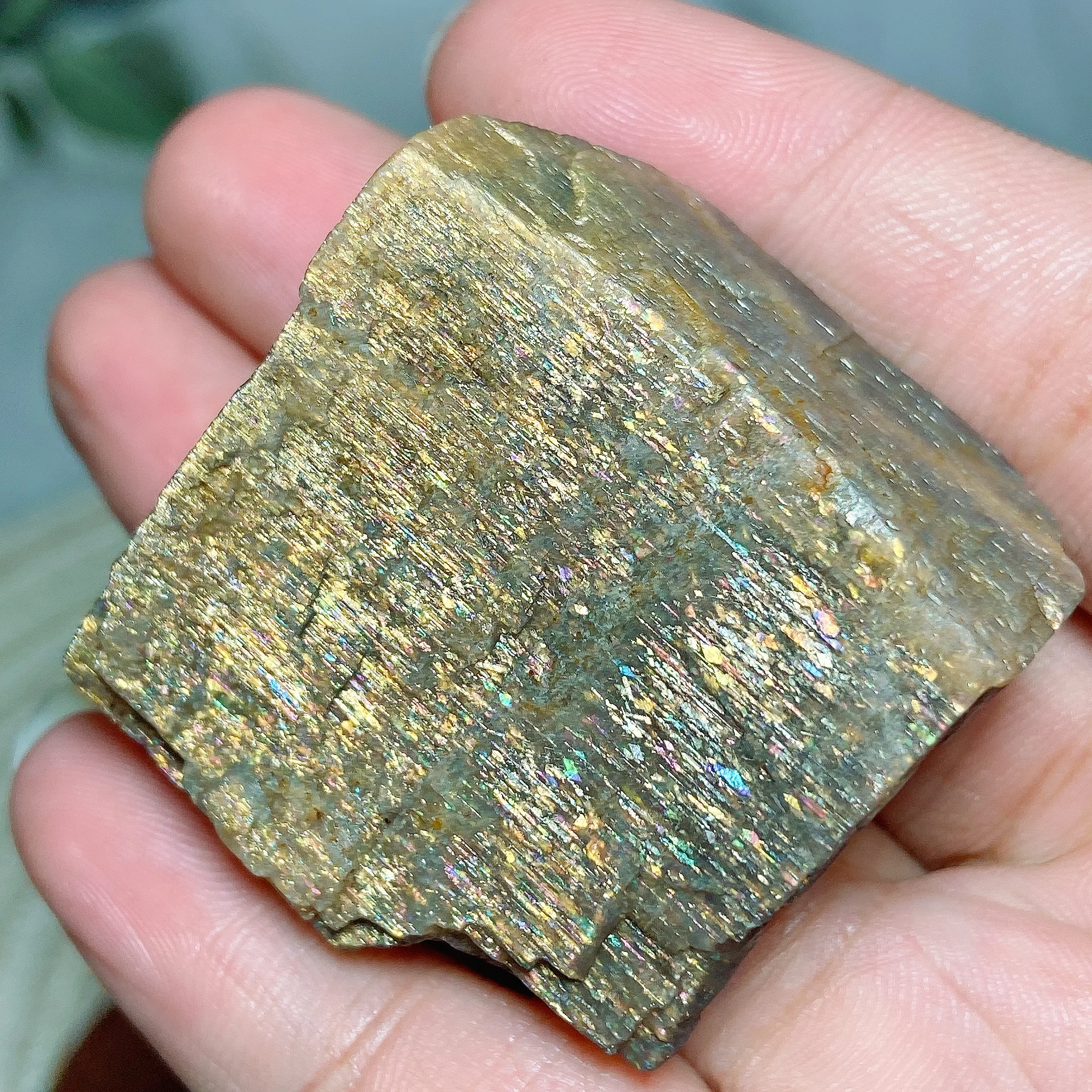 Натуральный хрустальный решетчатый солнцезащитный камень блестящий образец