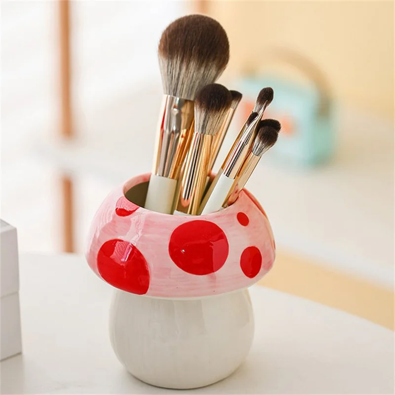 Mushroom Ceramic Desktop Ornament Cute Makeup Brush Office Stationery Storage Children And Students Pen Holder Creative