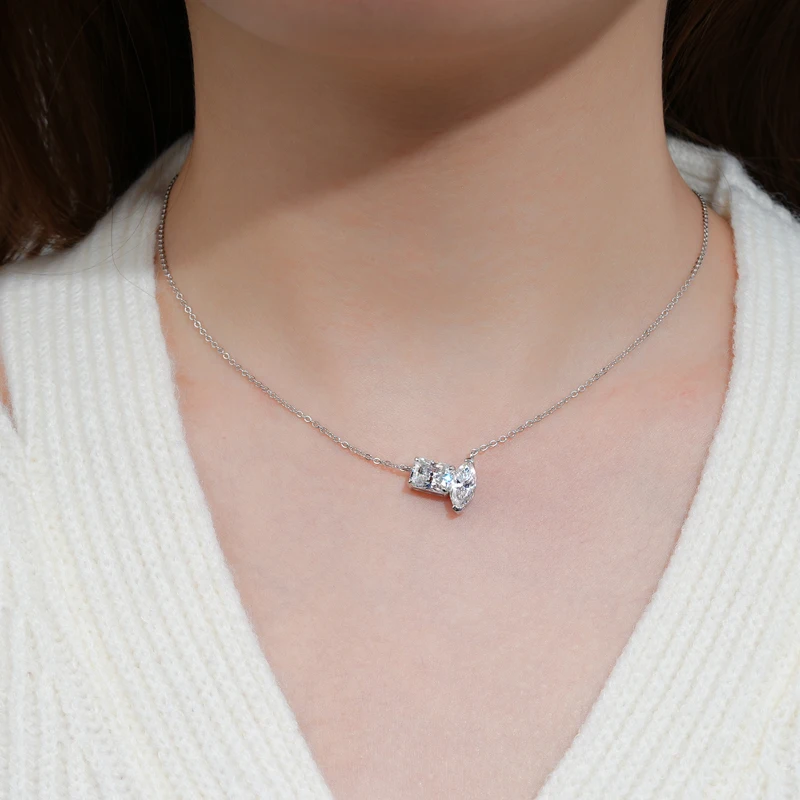 Ожерелье с кулоном из серебра 925 пробы муассанитом 2 карата и 1 каратом