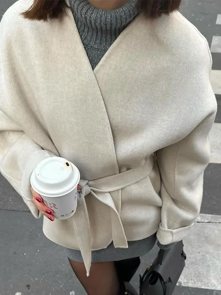 Женский кардиган на шнуровке элегантный однотонный с V-образным вырезом и