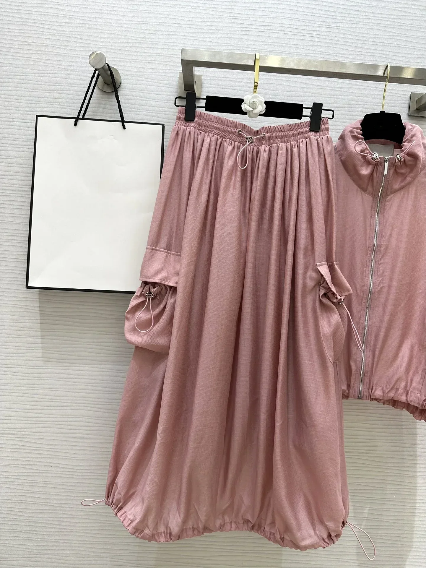 Комплект женский из 2 предметов шикарные и элегантные женские комплекты 2024