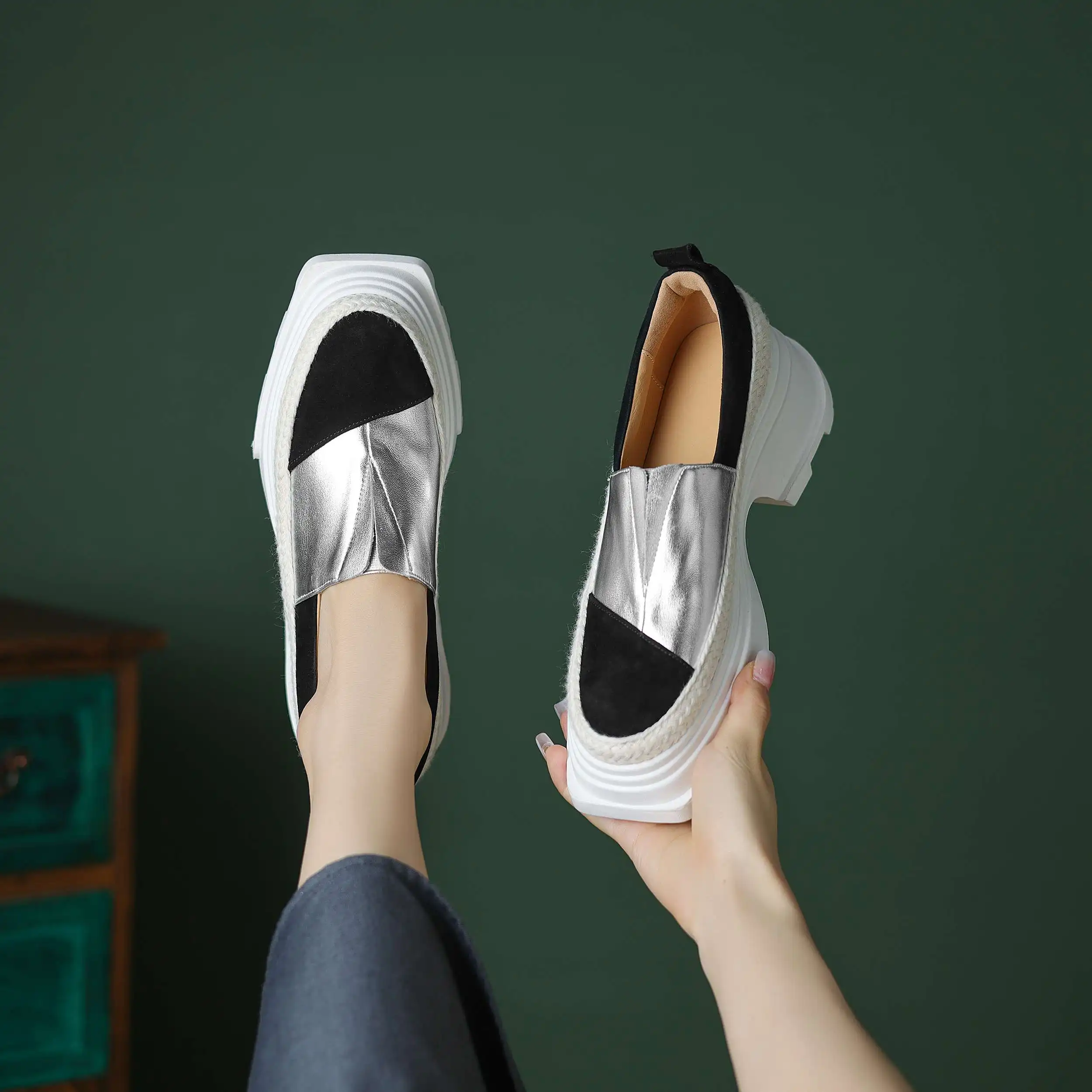 Брендовые Лоферы Lanxuryee из коровьей кожи на высоком каблуке с круглым носком