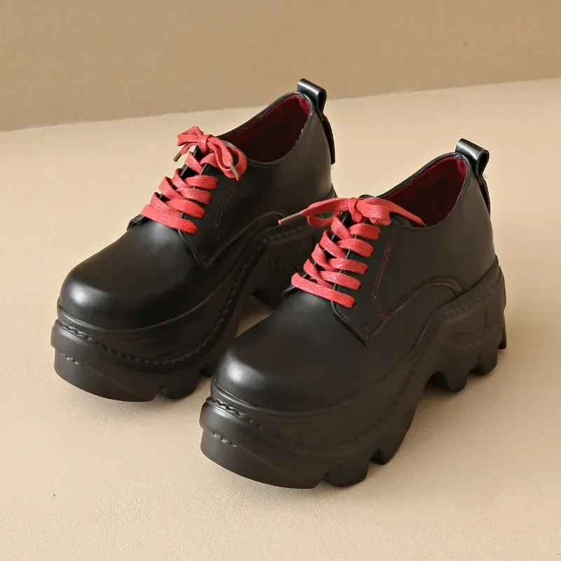 Новые весенние туфли на толстом каблуке женские модные с круглым носком глубоким