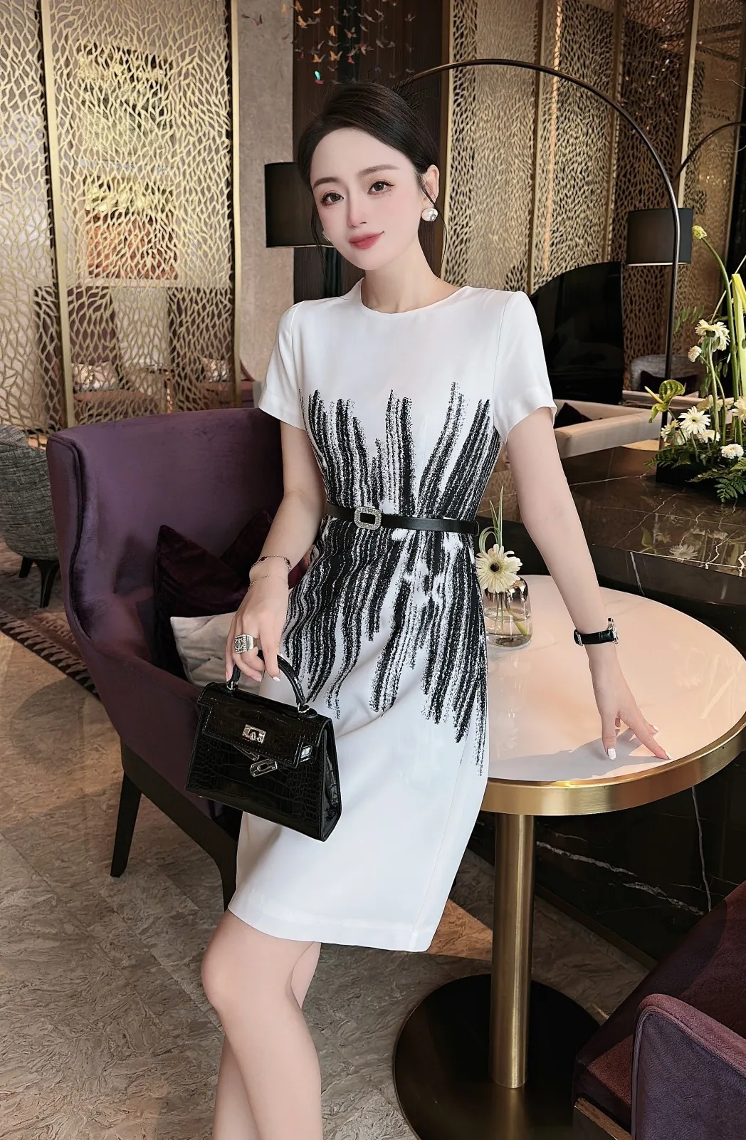 

Новинка весна-лето 2023 женское платье с поясом 0814