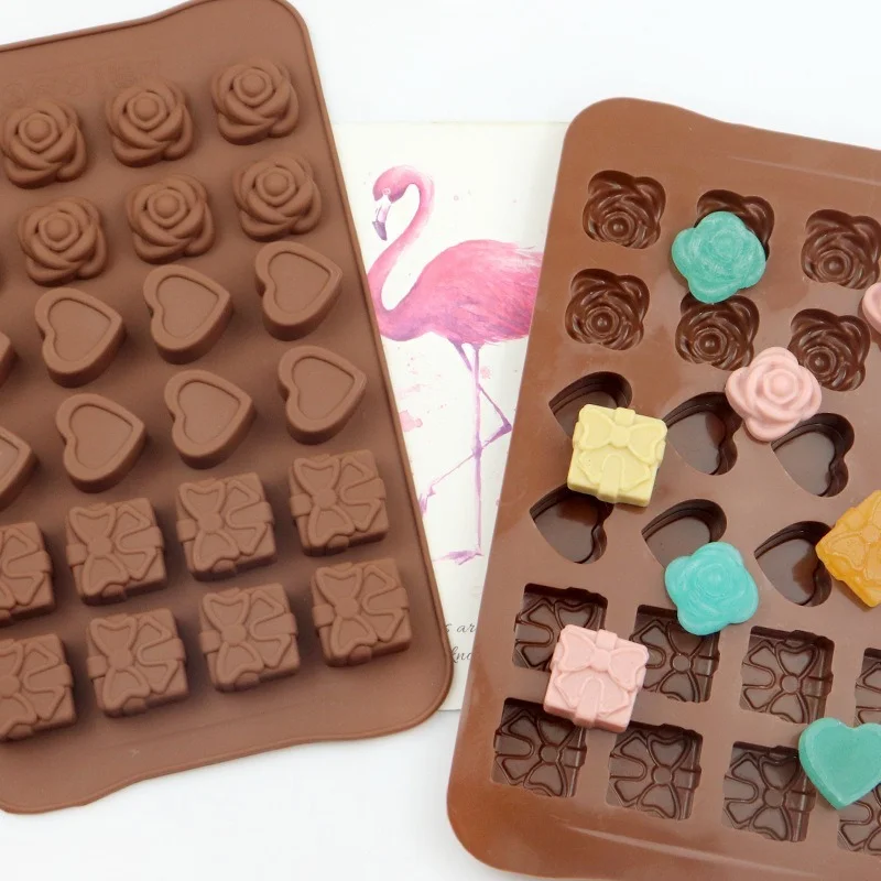 

24 Ice Lattices with Four Different Flower-shaped Silicone Chocolate Molds