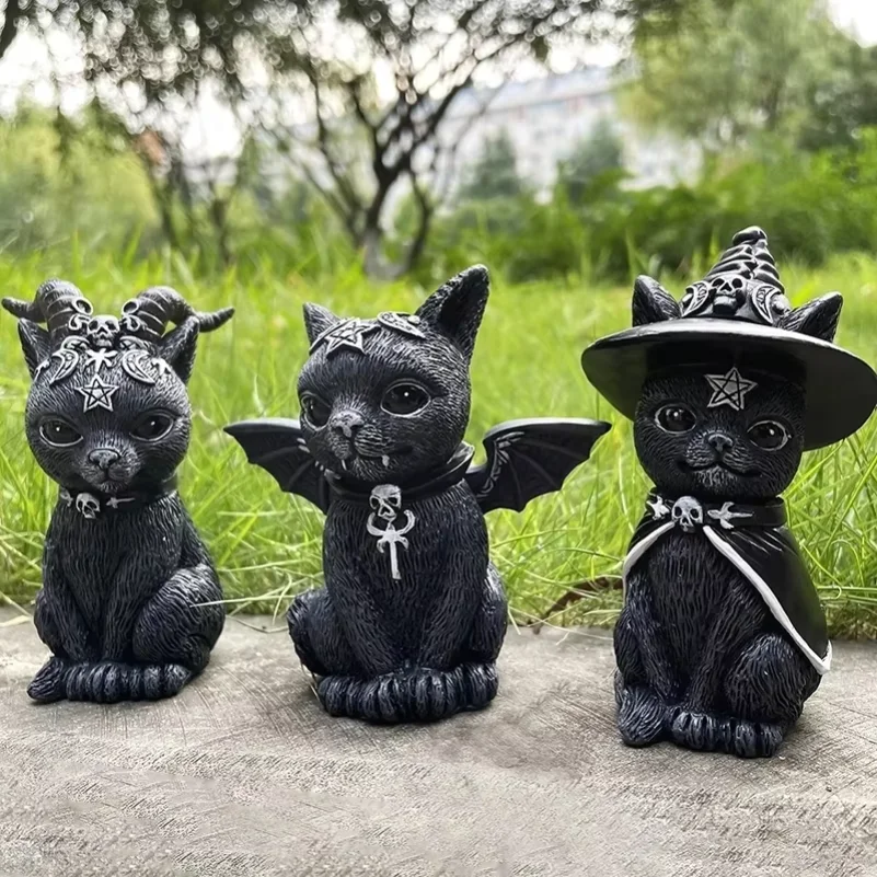 Фото Декоративная фигурка на Хэллоуин: садовая скульптура кошки-ведьмы, готическая статуэтка котенка, черная магическая кошка-сова, украшение в виде милого миниатюрного волшебника №1