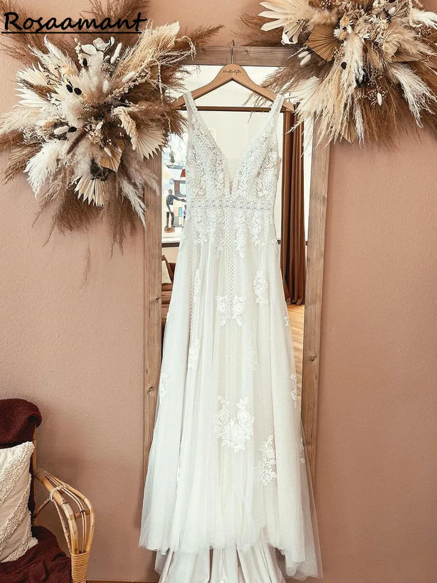 

2023 A Line Boho Wedding Dress Spaghetti Straps Lace Tulle V Neck Sleeveless Open Back Robe de mariee
