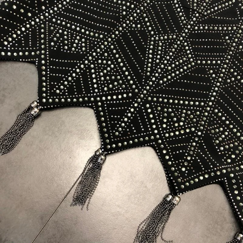 Мини-юбка женская трапециевидная с бахромой мини-юбка и стразами чёрная