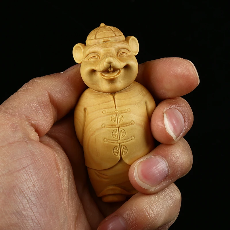 

3.9*3.1*8cm Handmade Carving Boxwood Auspicious Wealth Mouse Collective Fengshui Delicate Carving Small Hand Piece Ornaments