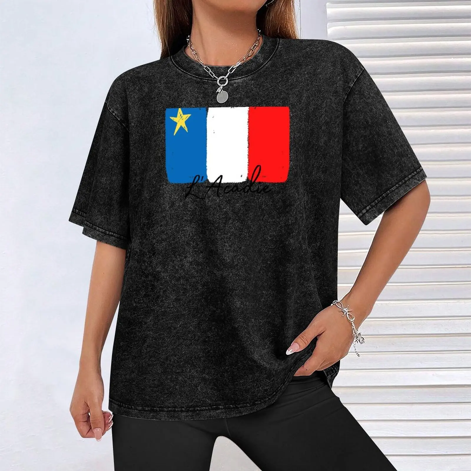 Футболка с флагом Acadian (окрашенный стиль французским текстом L