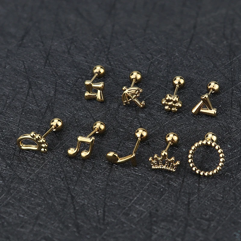 Необычные маленькие серьги-гвоздики в форме цветка покрытые золотом 18 карат