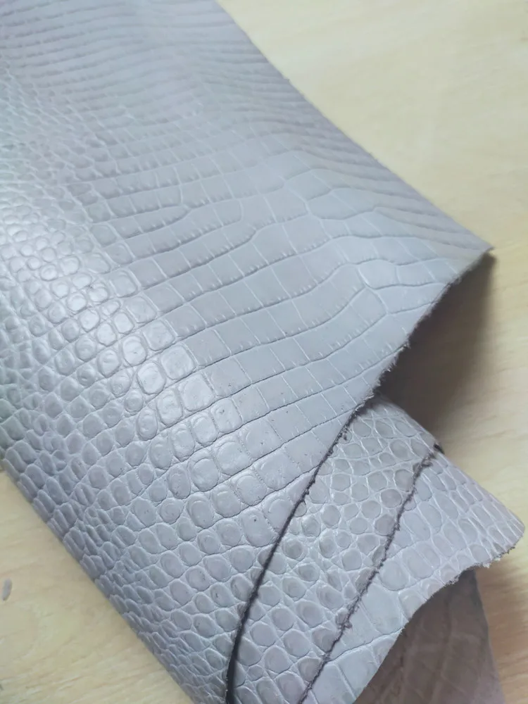 

Crocodile First Layer Cow Leather Fabric Light Gray Leather Manual DIY Bag Belt Accessories