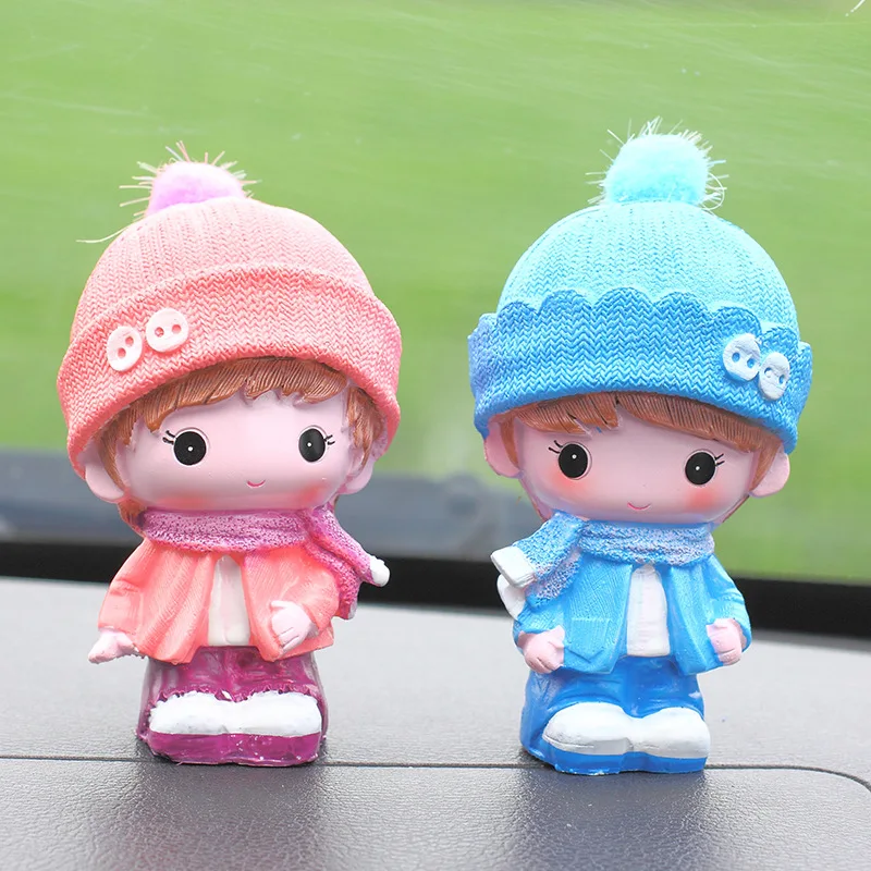 New car car car interior decoration cartoon couple doll home decoration holiday to give people affordable gifts.