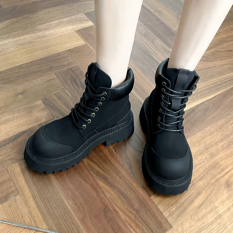 

2022 New Style Thick Heel High Thick Sole Color Blocking Fashion Round Head Lace Up Short Boots for Women Botas De Mujer