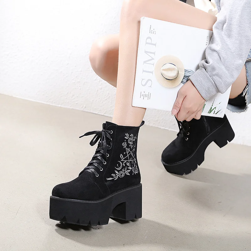Fashion Flower Platform Boots Big size Chunky Punk Suede Leather Womens Gothic Shoes Nightclub Lace Up Back Zipper High Quality