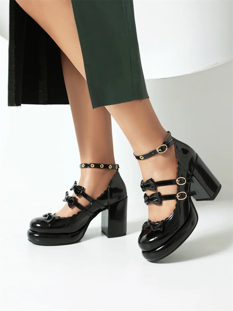 Женские туфли-лодочки из лакированной кожи на высоком каблуке и платформе