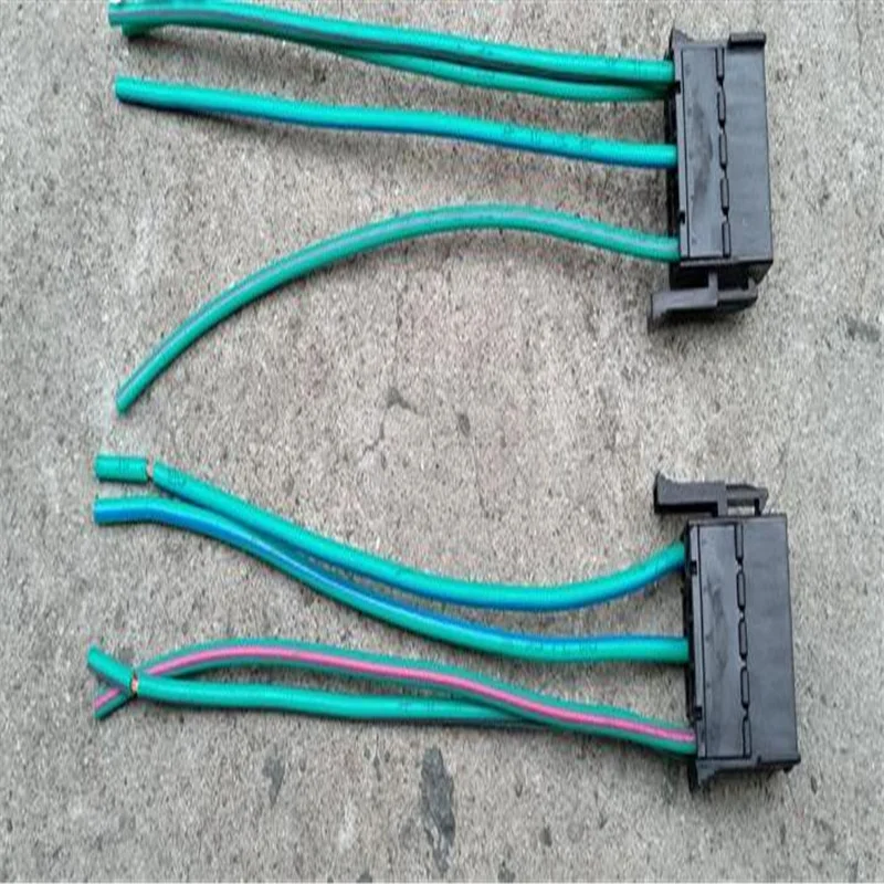 

Dongfeng Tianlong Rocker Switch Plug, Auto Parts