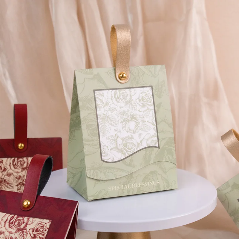 Картонные подарочные пакеты для украшений