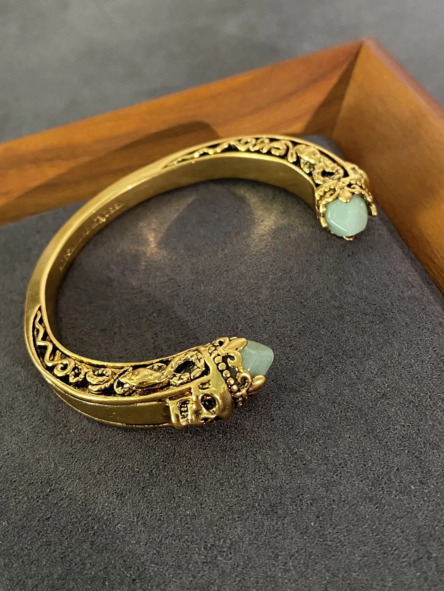 

European and American fashion personality pattern bracelet