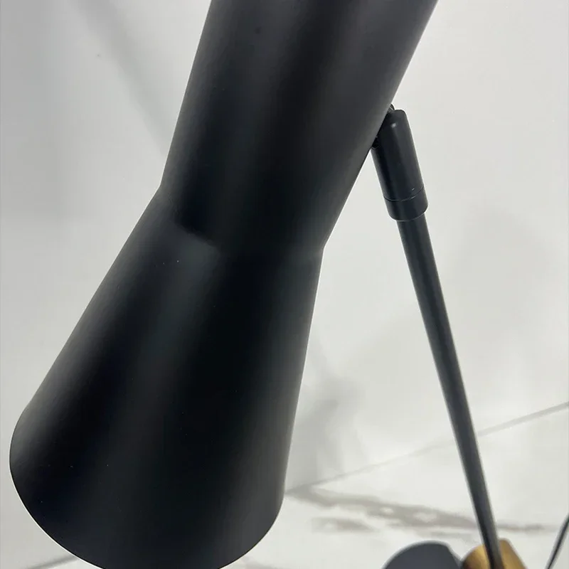 Современная роскошная расклешенная настольная лампа в американском стиле для