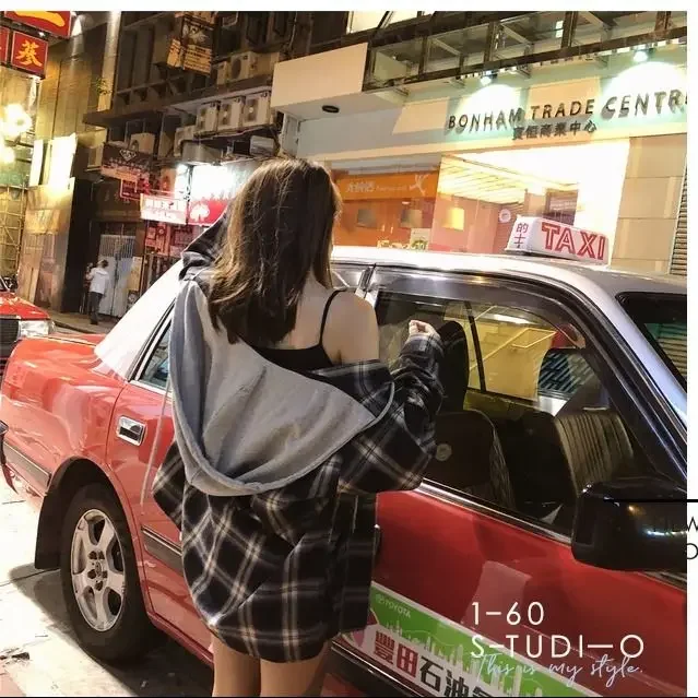 Блузка женская рубашка клетчатая свободная с длинным рукавом куртка капюшоном